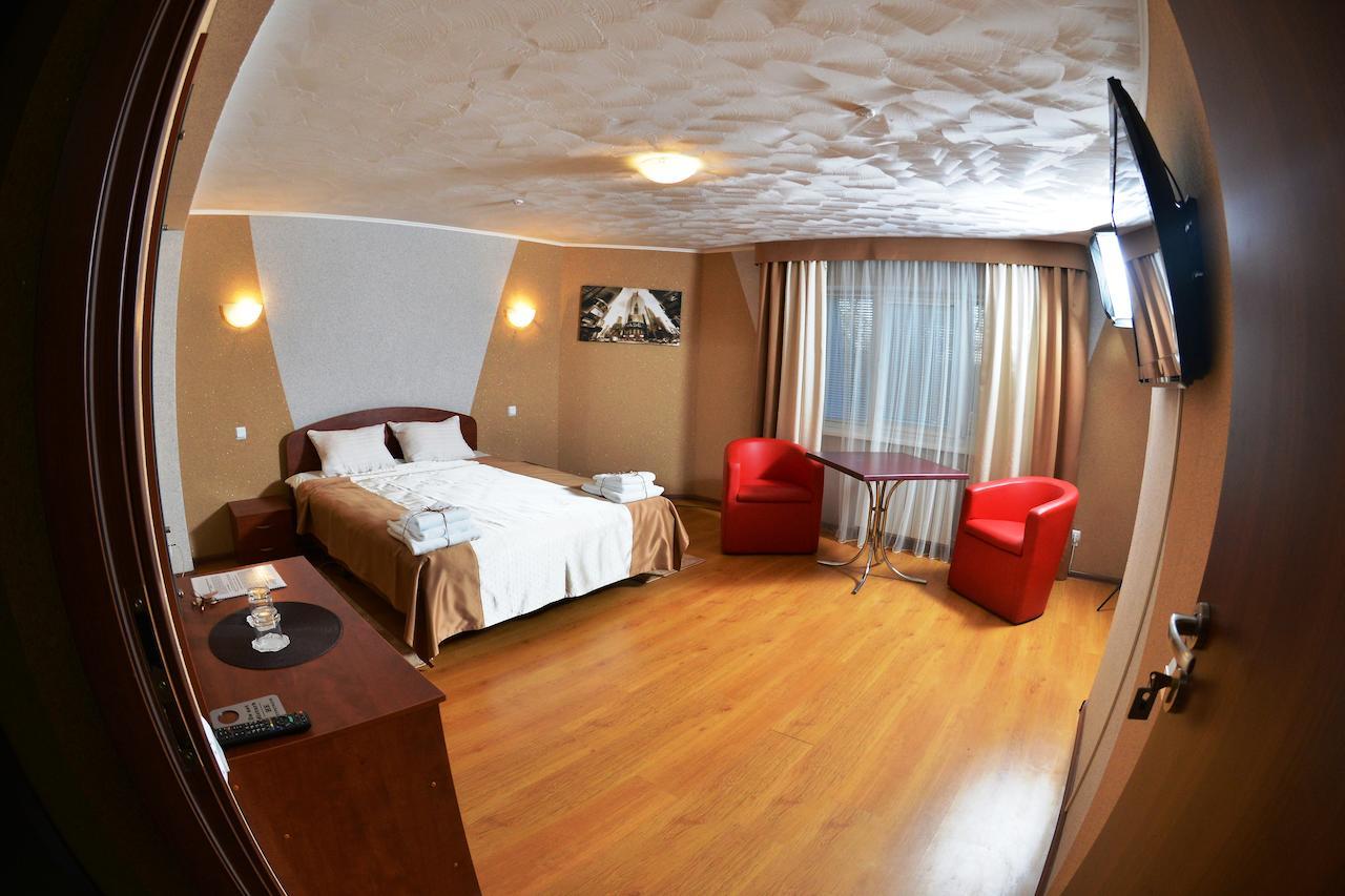 Hotel Forsage à Rivne Chambre photo